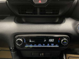 オートエアコン♪お好みの温度に設定するだけで車内を快適空間にしてくれますよ♪