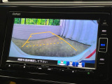 【バックカメラ】駐車時に後方がリアルタイム映像で確認できます。大型商業施設や立体駐車場での駐車時や、夜間のバック時に大活躍!運転スキルに関わらず、今や必須となった装備のひとつです!