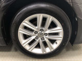 17インチ純正アルミホイール(215/55R17)装着です。