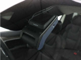 【ボルボ・ドライブレコーダー・360 駐車監視機能付】フロントカメラは水平360&deg;/垂直240&deg;を録画可能。前方/後方において映像を鮮明に録画します。大型バッテリーにより駐車監視用長時間録画にも対応。