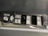 パワーウインドウスイッチ、いたずら防止・挟みこみ防止に、ウインドウロックスイッチを使用ください。便利な電動可倒式ミラースイッチ、集中ドアロックスイッチ