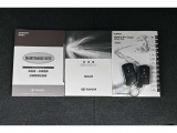 保証書・記録簿・取扱説明書と揃っていいます。キーの電池は新品にお取替えしてから納車させて頂きます。
