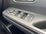 電動ミラーやパワーウィンドウも装備されております。