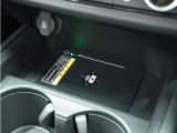 ◆ワイヤレス充電器◆ワイヤレス充電対応のスマートフォンを置くだけで充電が可能でとても便利な機能です。