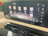 ラジオやテレビ、Bluetoothなど複数の音源が一覧で表示され、使いたい項目を選びやすい画面です。日々の移動に合わせて音源を切り替える際にも便利です。