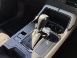 アクセルペダルを踏み込む量や速さに応じて変速パターンをし、人馬一体の運転感覚を発揮してくれる6速オートマ!