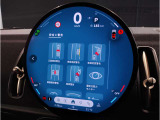 『運転』に対するBMWのこだわりはメーターパネルにも表れております。視野性の良いメーターパネルは疲労感の軽減と、運転の楽しさをもたらしてくれます。