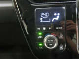 オートエアコン機能で、車内を自動的に、設定した温度に保ってくれます。