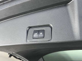 パワーバックドア付きですので、ゴルフの時や荷物をたくさん持っている時など特に便利です!