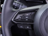【ステアリングスイッチ】運転中、前方から目線をそらすことなく、オーディオ等の操作が可能な便利機能。安心&快適ドライブにはマストな装備。