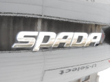 ★SPADAエンブレム★精悍で上質な印象を与え、特別仕様であることを際立たせます。フロントやリアに存在感を放ち、スタイリッシュな個性を演出します!