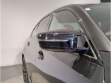 ドアミラーにはLEDウインカーが埋め込まれており、対向車からの視認性を高めております。