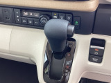 この度は、当店のお車をご覧いただきまして誠にありがとうございます。当店では全国販売・納車も行っております。県によって陸送費用は異なりますのでお気軽にお問い合わせください。