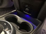 弊社在庫車両はすべて、入庫段階での客観的且つ厳正な車両チェック(第3者機関日本査定協会による査定)を実施しております。メーター改ざん車、修復歴車などは一切ございませんので、どうぞご安心くださいませ。