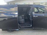 電動スライドドア!!荷物で手が塞がるなど簡単にドアの開閉が出来ます!何より力いらずで開閉OK!女性やお年寄りにも優しい。電動機能はOFFにもできますから元気なお子様の駆け出しも安心!