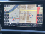地図情報が画面いっぱいに表示され、周辺の道路や現在地を確認しやすい構成です。広域と詳細を見比べながら目的地への道筋を把握でき、日常のお出かけにも役立ちます。