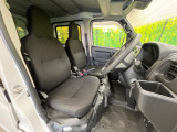 ドライバーによって運転しやすいポジションは異なり、あの車はどうなのか不安なこともありますよね。気になるお車は店頭で乗り込んでご確認いただけます♪