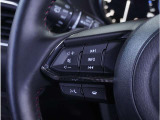 【ステアリングスイッチ】運転中、前方から目線をそらすことなく、オーディオ等の操作が可能な便利機能。安心&快適ドライブにはマストな装備。