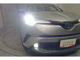 話題のLEDヘッドランプが採用されております! 省電力で長寿命、しかもとても明るく熱くなりにくい性質を持ったライトになります。虫も寄ってきにくい性質も持っております。