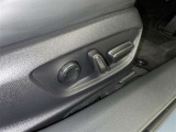 パワーシート搭載。微妙な調整が手軽にでき、ピッタリのポジションで運転することが可能です。