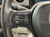 ステアリングにオーディオ操作スイッチが付いています。オーディオ画面に直接タッチしなくても操作が出来ますので、運転に集中できます。