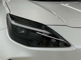 明るく省電力なLEDヘッドライト、印象的なデザインが輝きを放ちます。