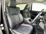 高いホールド性で運転姿勢が安定します。長距離ドライブでも疲れにくいのが魅力です。快適なドライビングライフをお送りください♪