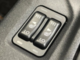 【シートヒーター】寒い日に重宝するシートヒーター!エアコンより早く温まってくれるので寒がりの人も安心ですね♪エアコンの温風は乾燥するから苦手、という方にもをおすすめです。