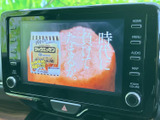 大きく見やすい画面で、映像や表示内容を確認できます。メニュー操作にも活用でき、必要な情報へアクセスしやすいディスプレイを備えています。