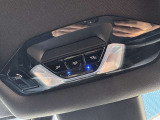 SOSコール装備です。緊急時は遠慮なく押してください。BMWメーカーエマージェンシーに直結致します。