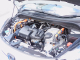 エンジンルーム・「e:HEV」は、モーター走行を中心にしながら電気エネルギーやエンジン動力を最も効率よく使い分けることができる賢いハイブリッドシステムです。日常シーンのほとんどをモーターで走行。