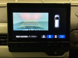 バックでの車庫入れも安心です! リアカメラが付いているバックモニター付のナビを装備しております。バンパーについているソナーや、操作線もついており距離感も画面から確認できます。