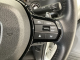 【アダプティブ・クルーズ・コントロール】予め設定した車速内でクルマが自動的に加減速。 前走車との適切な車間距離を維持しながら追従走行し、高速道路でのドライバーの疲労を軽減してくれる嬉しい機能付♪