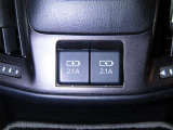 充電用USB端子を装備しております。