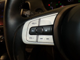 【ステアリングリモコン】ステアリングにオーディオ調節可能なスイッチが装備されていますので運転中でも視線をそらさずにオーディオの調節が可能です!