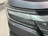LEDヘッドライトは、点灯の瞬間から最大光量を発揮し、突然暗くなるトンネルなどでの安定感を高めます。
