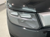 LEDヘッドライトは、点灯の瞬間から最大光量を発揮し、突然暗くなるトンネルなどでの安定感を高めます。