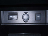 100Wまで使えるAC100Vコンセント/USB端子