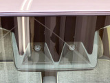 専用のパーツクリーナーを噴霧し、仕上げております。ボディーやガラスの拭き上げ、タイヤワックス等全体をキレイにしております。
