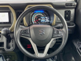 インテリアに合わせたデザインのステアリングは、運転される方のことも考え、運転しやすい形状、大きさです。是非一度、実際に触ってお確かめください。