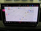 タッチスクリーンを採用。従来のナビゲーションシステムの域を超える、車両を総合的に管理するインフォテイメントシステムです。