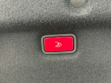 スタッフ全員が自動車保険の資格を保有しており、万が一の事故の際のサポート体制を整えております。メルセデス・ベンツ自動車保険プログラムをご用意しております。無料証券診断を行います!