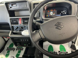 運転席廻りです。