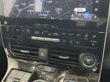 オートエアコンは温度を設定するだけで、自動で風量などを設定してくれます。運転しながら操作も必要ないので、安全性も向上します。