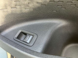 運転席からトランクの開閉操作も可能です