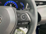 レーダークルーズコントロール(全車速追従機能付)付きです。車速に応じて追従支援してくれるので、ロングドライブも快適です。詳細は販売店スタッフまでおたずねください。