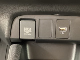 ソケット類も充実☆対応のケーブルがあれば車内でスマホなどの充電が可能です☆