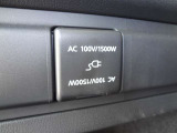 AC1500W電源のコンセント位置と形状を確認できます。