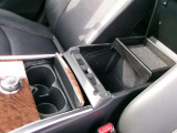 トランクは運転席からも開けれます。