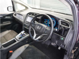 ◆視界広々で非常に運転しやすくロングドライブでも疲れを感じさせないすっきりとまとまったインパネ周りです。